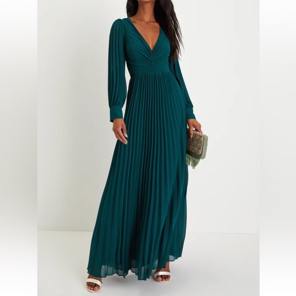 Lulu’s Elegant Emerald Maxi Dress